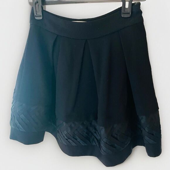 Diane Von Furstenburg Women’s Black Wool Pleated A-line Mini Skirt Flounce Sz 6 - Picture 1 of 6